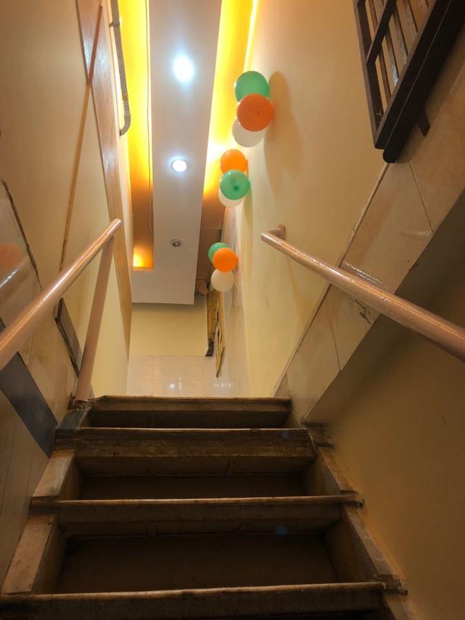 Bandra Dormitory Only For Indian มุมไบ ภายนอก รูปภาพ