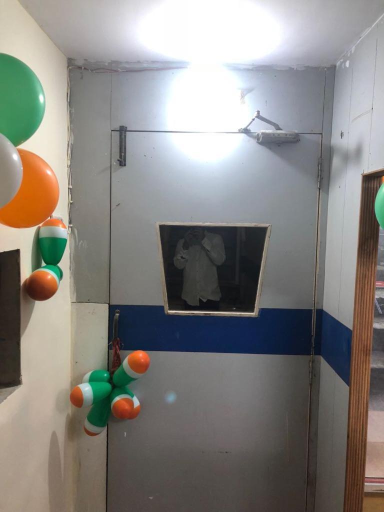Bandra Dormitory Only For Indian มุมไบ ภายนอก รูปภาพ