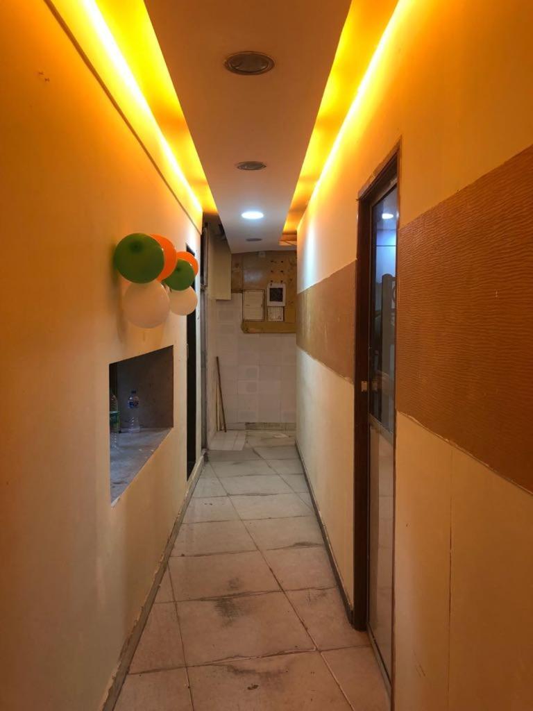 Bandra Dormitory Only For Indian มุมไบ ภายนอก รูปภาพ