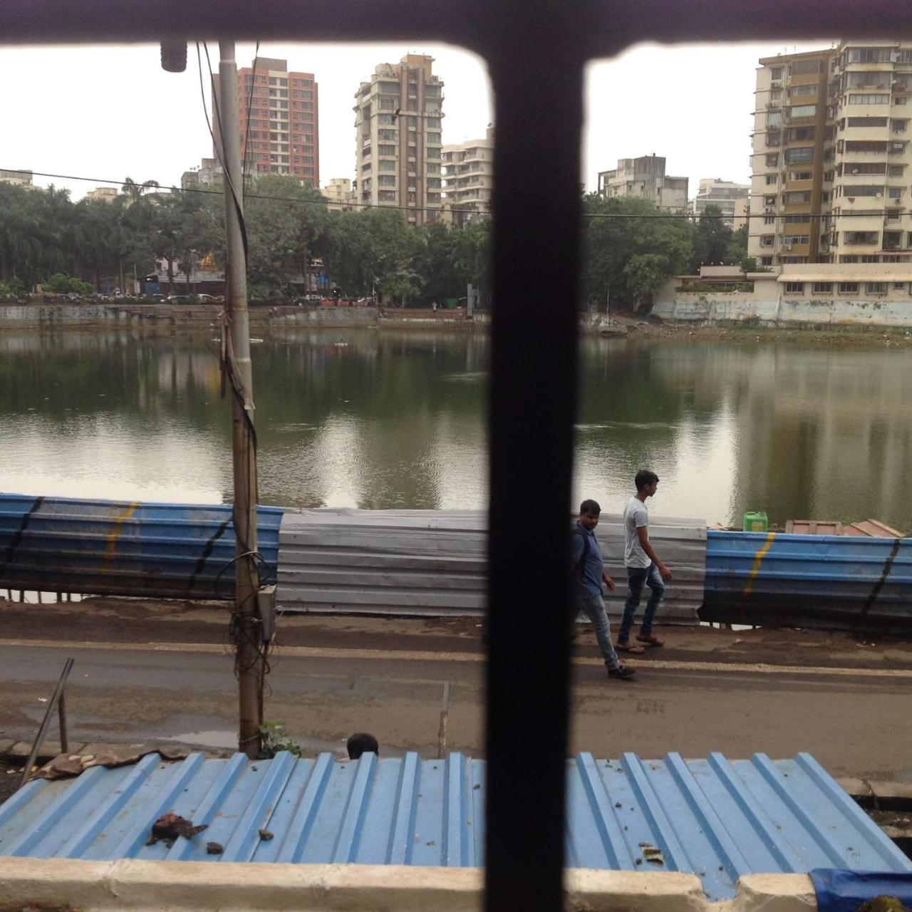 Bandra Dormitory Only For Indian มุมไบ ภายนอก รูปภาพ